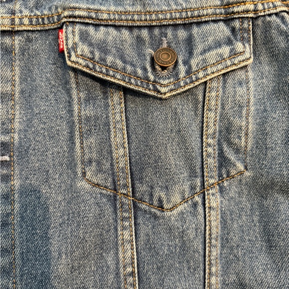 Levi’s Denim Jacket - Picture 4 of 7